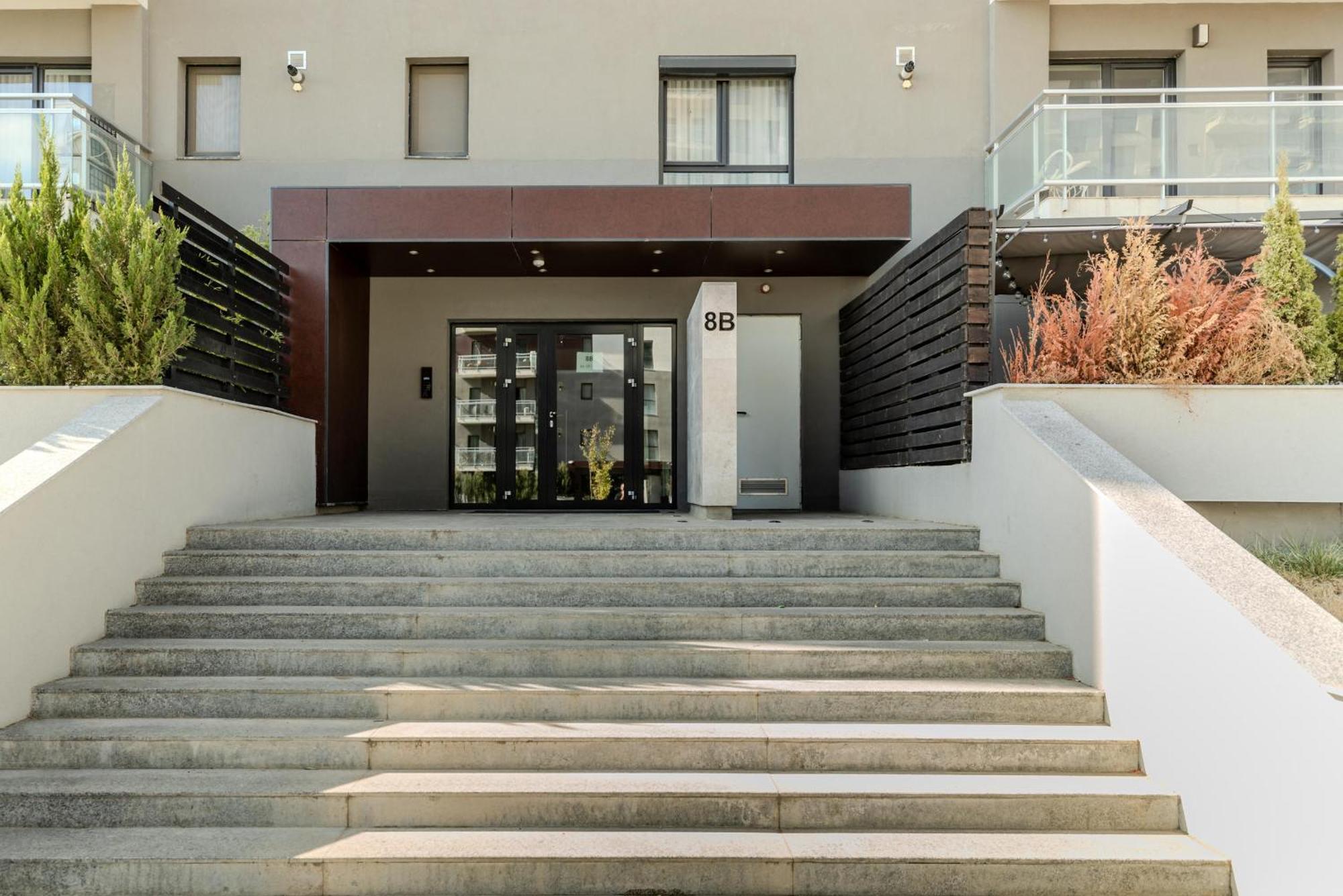 Perfect Stay: Urban Heaven In Aviatiei Business Area 부쿠레슈티 외부 사진